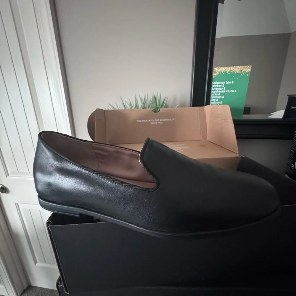 Naturalizer Women Effortless Black Leather Slip-On Loafers- 9.5- BNWT - Picture 3 of 11